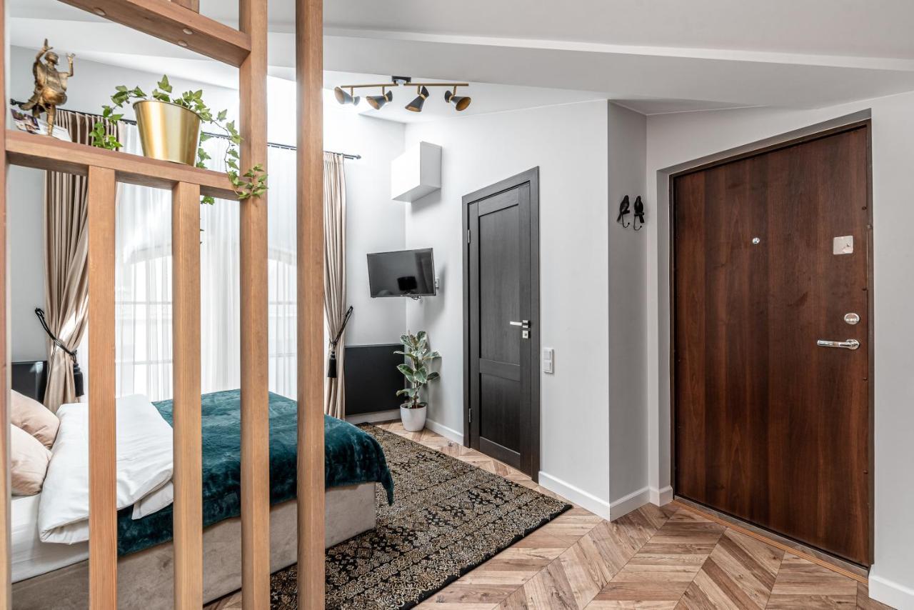 Sun Lighted Cathedral Square Studio Apartment Vilnius Exterior photo