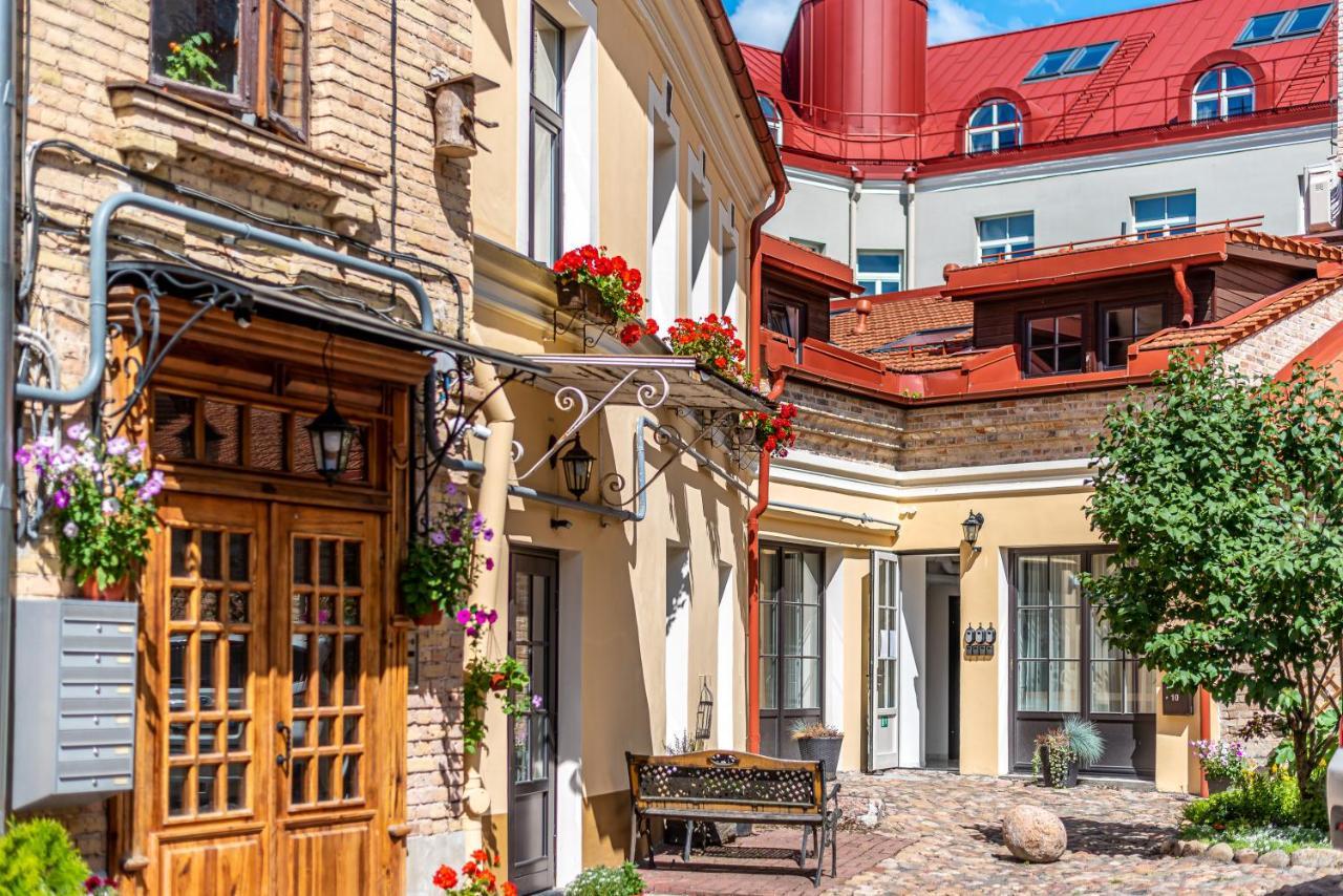 Sun Lighted Cathedral Square Studio Apartment Vilnius Exterior photo
