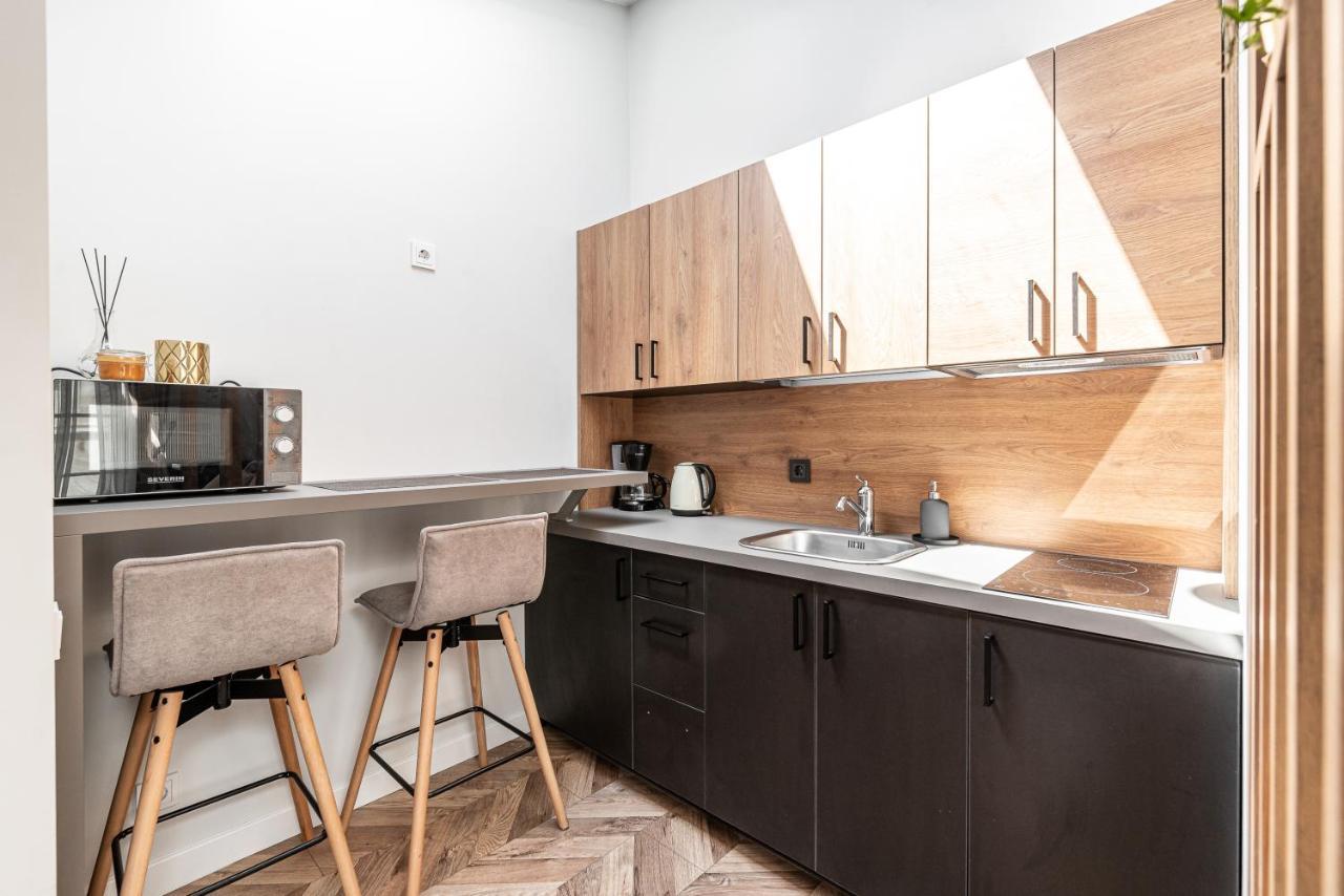 Sun Lighted Cathedral Square Studio Apartment Vilnius Exterior photo