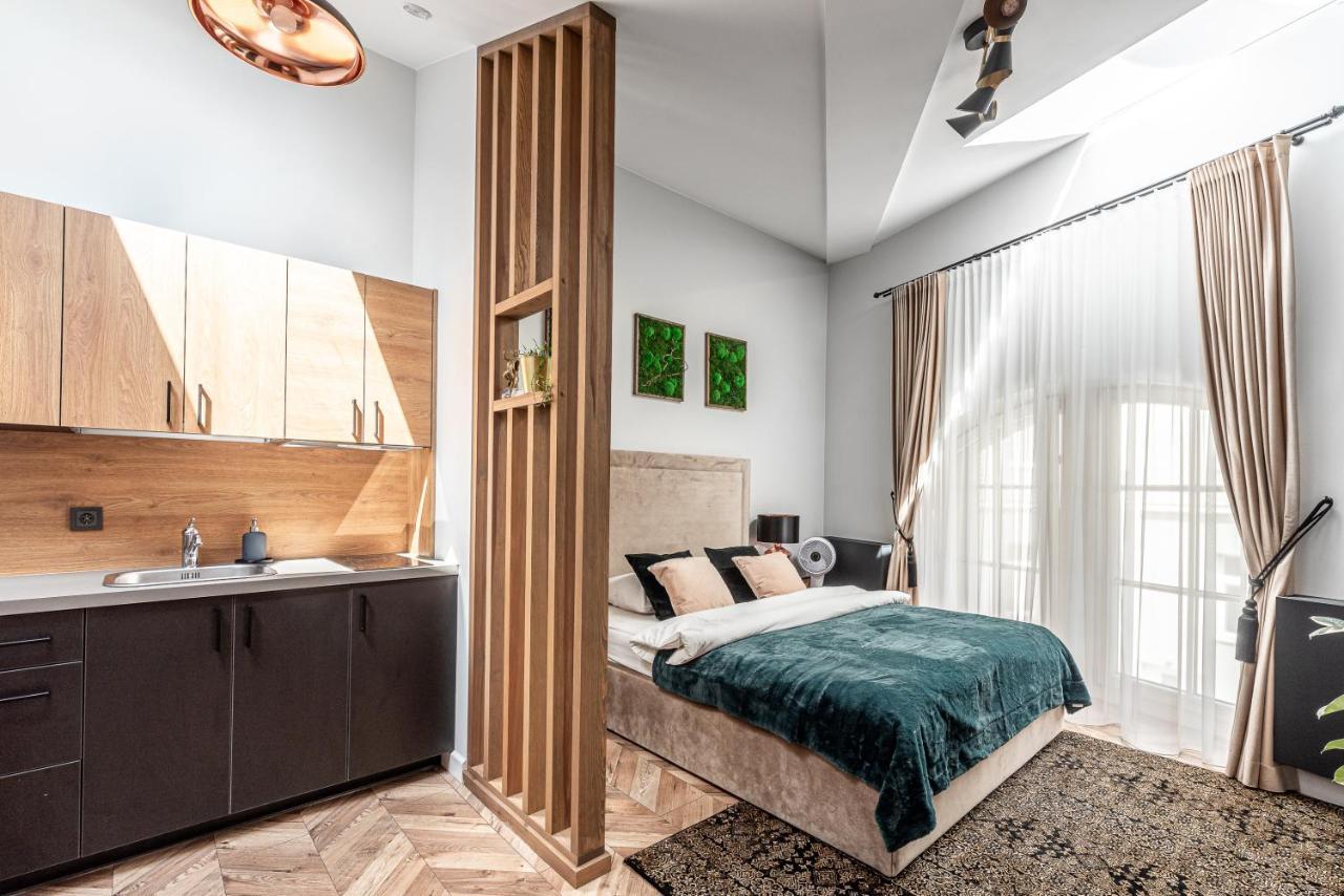 Sun Lighted Cathedral Square Studio Apartment Vilnius Exterior photo