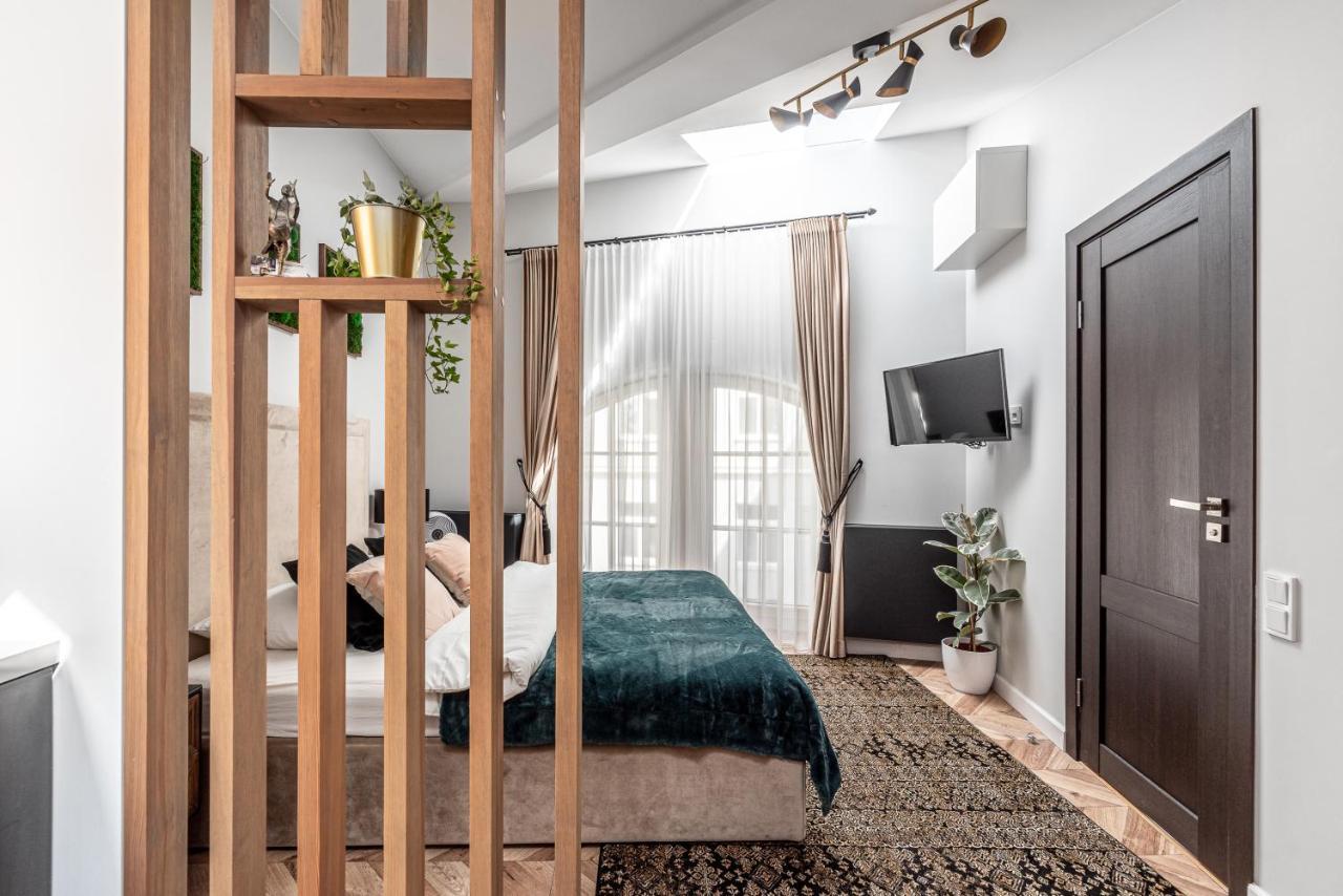 Sun Lighted Cathedral Square Studio Apartment Vilnius Exterior photo