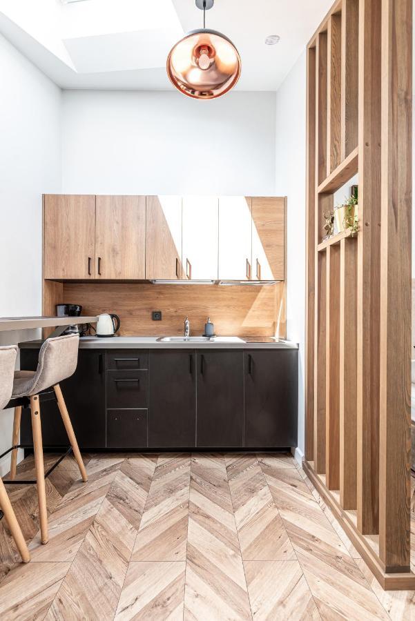 Sun Lighted Cathedral Square Studio Apartment Vilnius Exterior photo